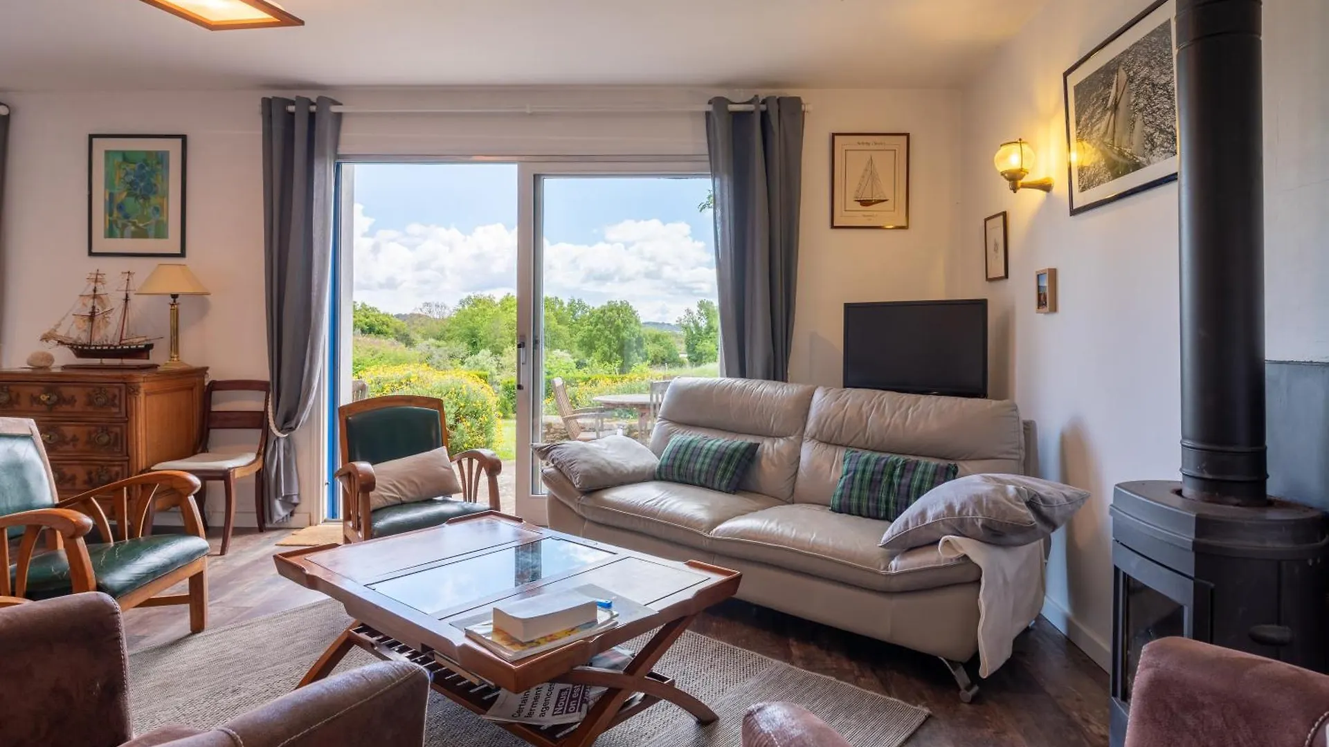 La Maison Aux Volets Bleus Arzon Holiday home